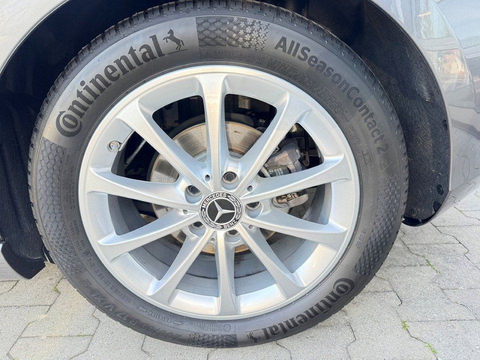 Fahrzeugabbildung Mercedes-Benz A 180 Progressive