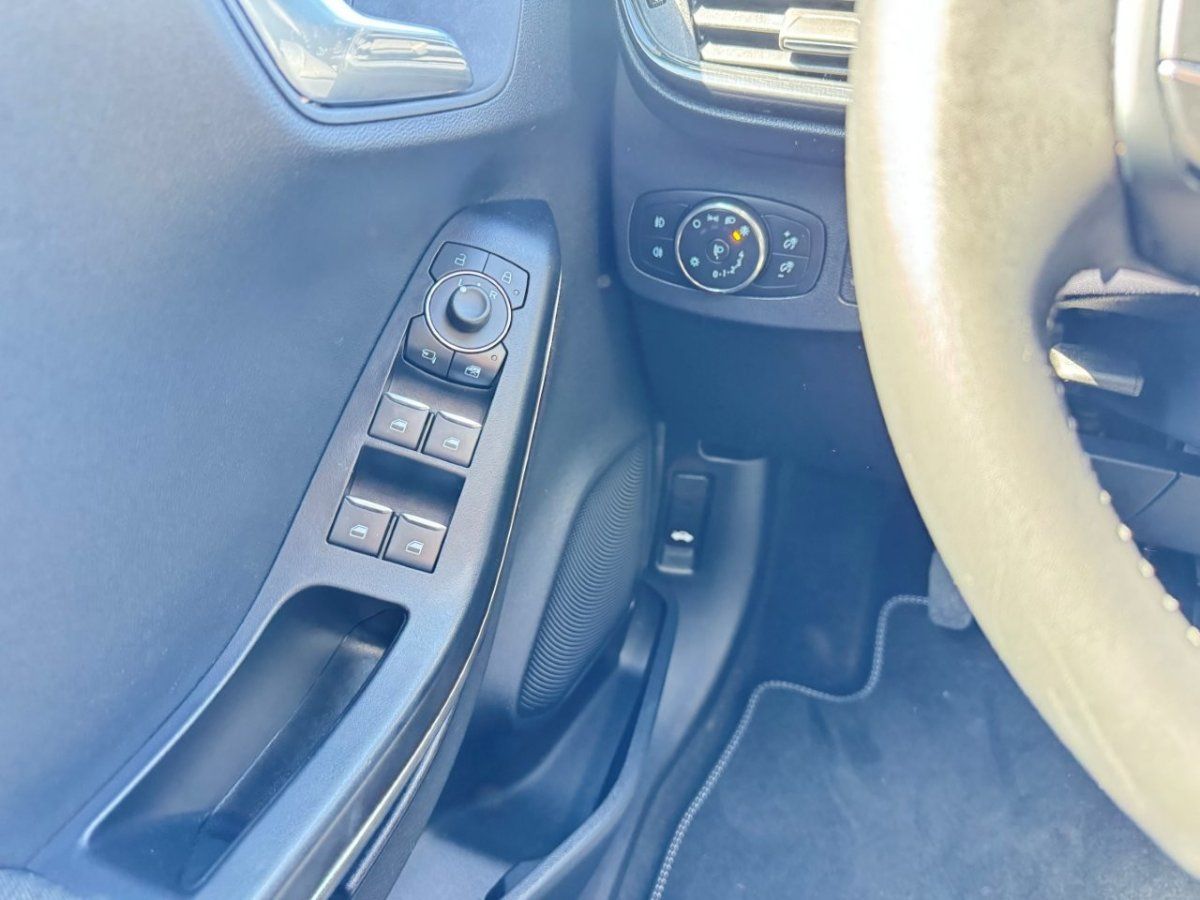 Fahrzeugabbildung Ford Puma 1.0 EcoBoost MHEV Titanium