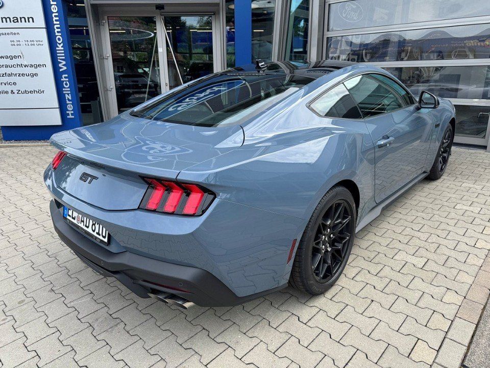 Fahrzeugabbildung Ford Mustang 5,0 V8 GT Fastback Automatik (2024)