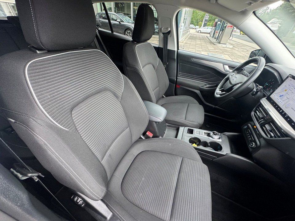 Fahrzeugabbildung Ford Focus Turnier 1.5 Ecoblue Titanium Automatik