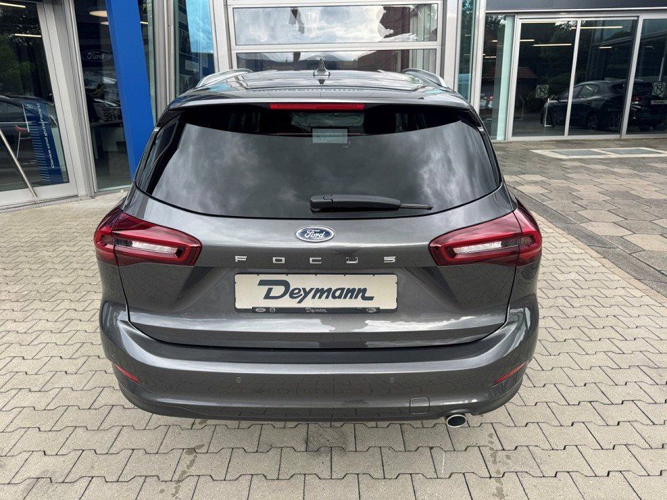 Fahrzeugabbildung Ford Focus Turnier 1.5 Ecoblue Titanium Automatik
