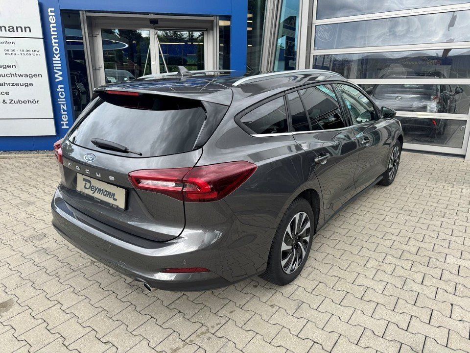 Fahrzeugabbildung Ford Focus Turnier 1.5 Ecoblue Titanium Automatik