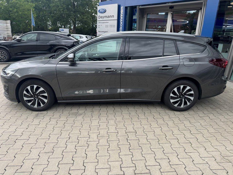 Fahrzeugabbildung Ford Focus Turnier 1.5 Ecoblue Titanium Automatik