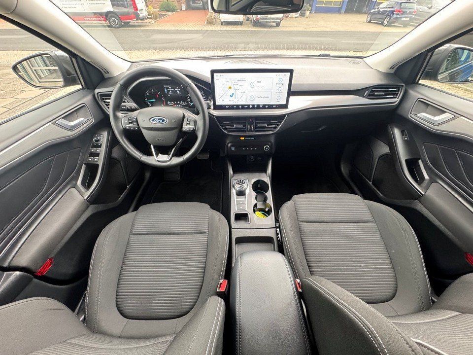 Fahrzeugabbildung Ford Focus Turnier 1.5 Ecoblue Titanium Automatik