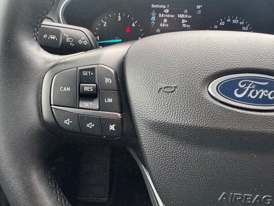 Fahrzeugabbildung Ford Focus Turnier 1.5 Ecoblue Titanium Automatik