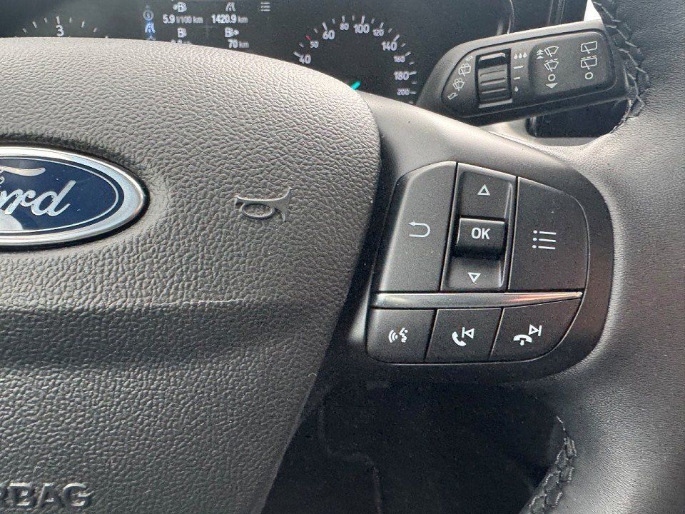 Fahrzeugabbildung Ford Focus Turnier 1.5 Ecoblue Titanium Automatik