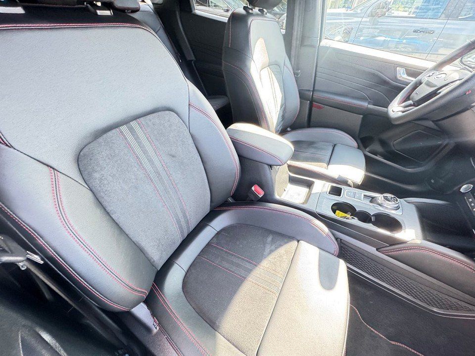 Fahrzeugabbildung Ford Kuga 2.5 PHEV ST-Line X Automatik