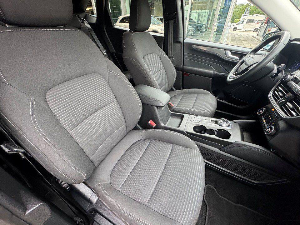 Fahrzeugabbildung Ford Kuga 2,5 PHEV Titanium Automatik