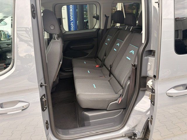 Fahrzeugabbildung Ford Tourneo Connect 2.0 Ecoblue Active Automatik