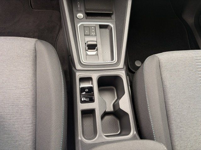 Fahrzeugabbildung Ford Tourneo Connect 2.0 Ecoblue Active Automatik