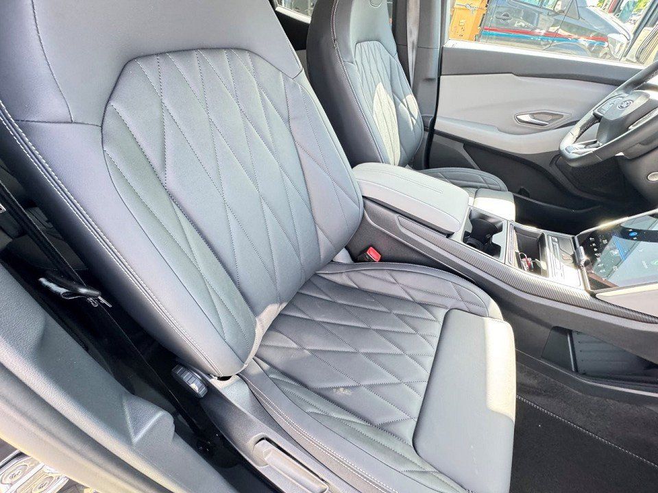 Fahrzeugabbildung Ford Explorer EV RWD 77kW Premium Extended Range
