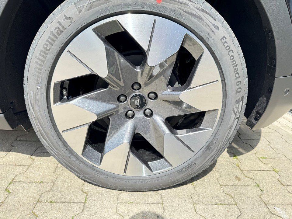 Fahrzeugabbildung Ford Explorer EV RWD 77kW Premium Extended Range