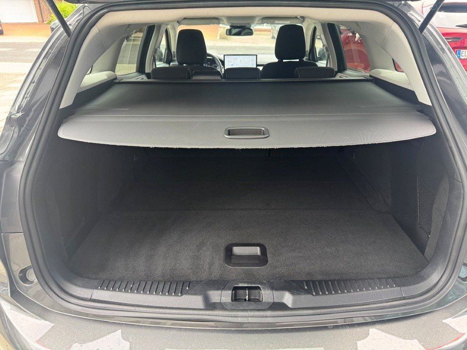 Fahrzeugabbildung Ford Focus Turnier 1.5 Ecoblue Titanium Automatik