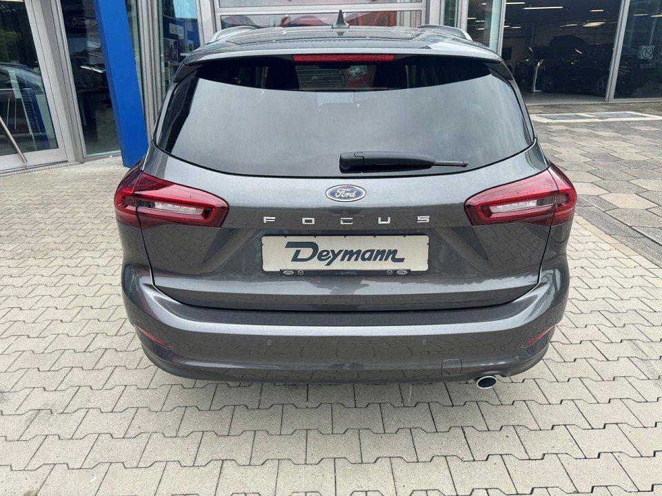 Fahrzeugabbildung Ford Focus Turnier 1.5 Ecoblue Titanium Automatik
