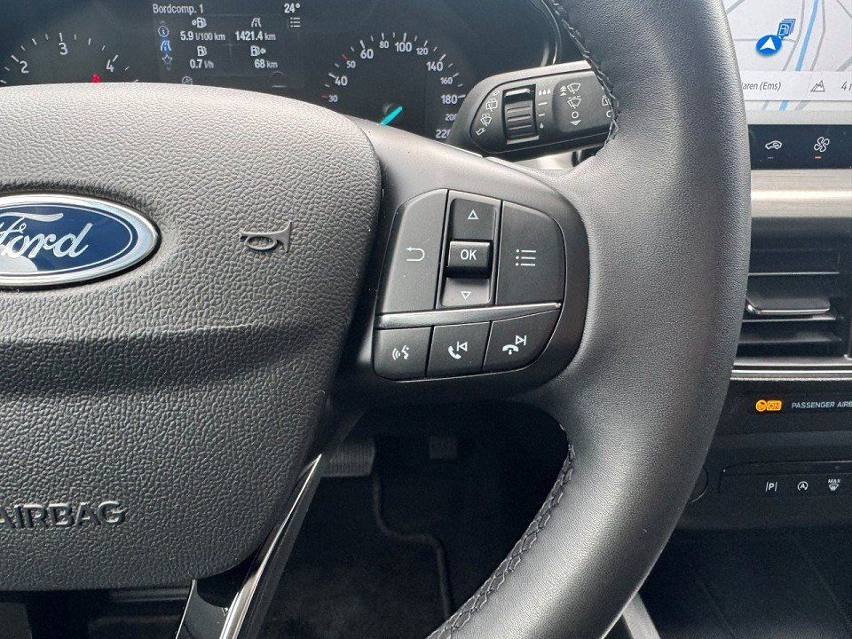 Fahrzeugabbildung Ford Focus Turnier 1.5 Ecoblue Titanium Automatik