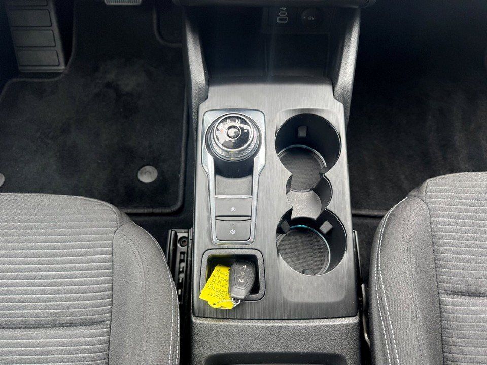 Fahrzeugabbildung Ford Focus Turnier 1.5 Ecoblue Titanium Automatik