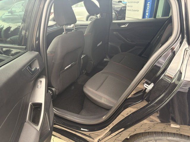 Fahrzeugabbildung Ford Focus Turnier 1,5 EcoBlue ST-Line Automatik