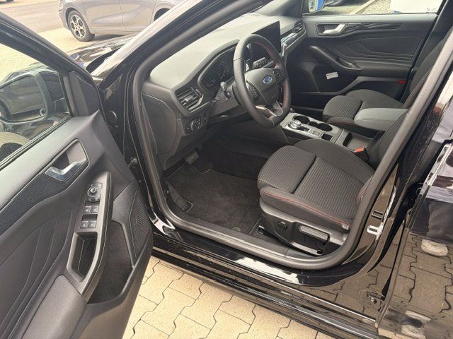Fahrzeugabbildung Ford Focus Turnier 1,5 EcoBlue ST-Line Automatik