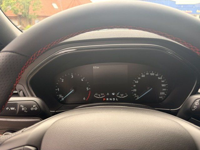 Fahrzeugabbildung Ford Focus Turnier 1,5 EcoBlue ST-Line Automatik