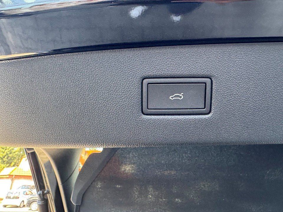 Fahrzeugabbildung Ford Capri EV RWD Select Extended Range