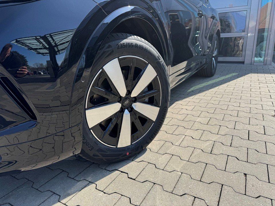Fahrzeugabbildung Ford Capri EV RWD Select Extended Range
