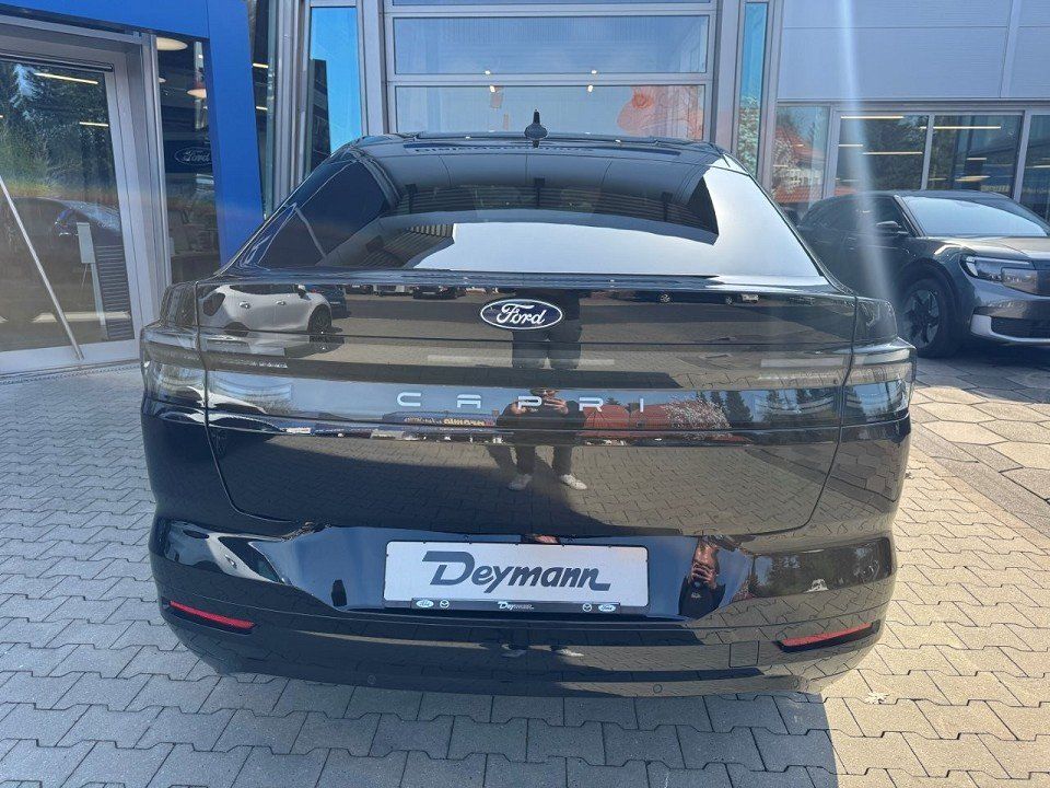 Fahrzeugabbildung Ford Capri EV RWD Select Extended Range