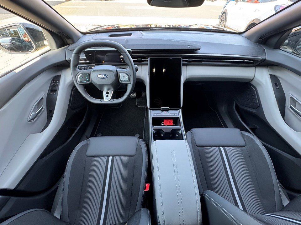 Fahrzeugabbildung Ford Capri EV RWD Select Extended Range