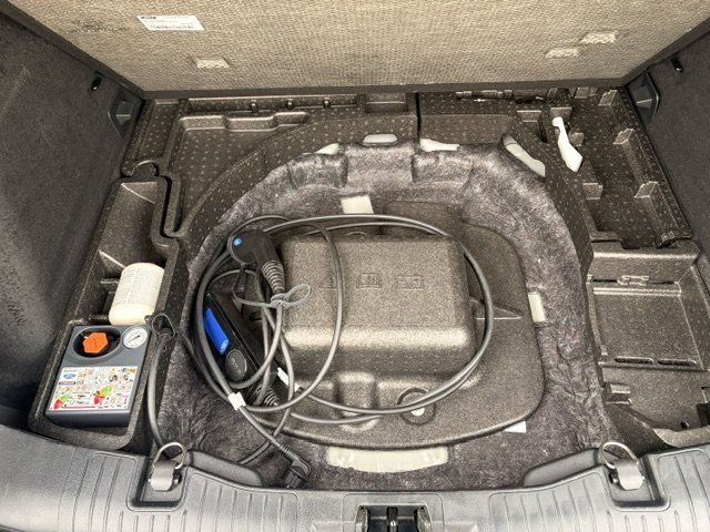 Fahrzeugabbildung Ford Kuga 2.5 PHEV Graphite Tech Edition Automatik