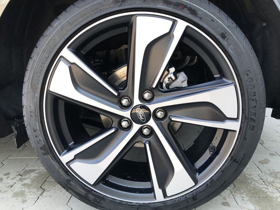 Fahrzeugabbildung Ford Puma 1.0 EcoBoost ST-Line X Automatik